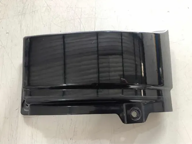 Moldura Da Lanterna Zafira 2.0 Auto 2010 Peq Detalhe 5239