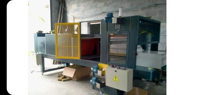 Linha de embalagem com plástico termo encolhivel seladora  + túnel de aquecimento  + mesas