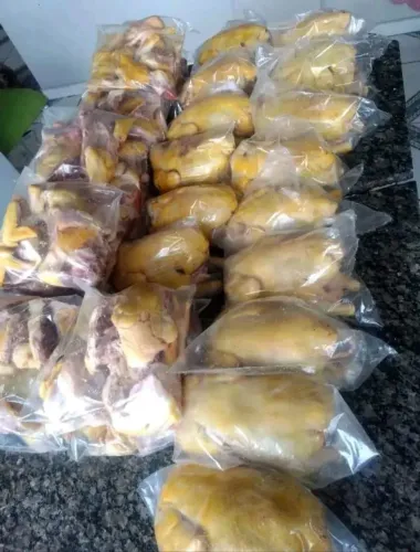 GALINHAS CAIPIRAS FRESCAS