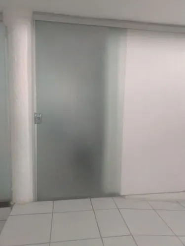 manutenção em portas e janelas de vidro