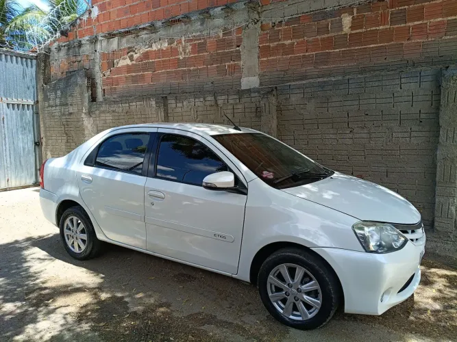 Toyota Etios XLS Sedan 1.5 Flex 16V 4P Aut. 2017