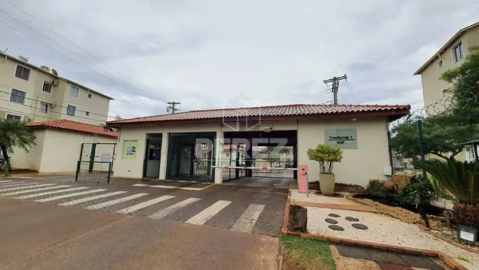 Sobrado no Condomínio Três Barras 1