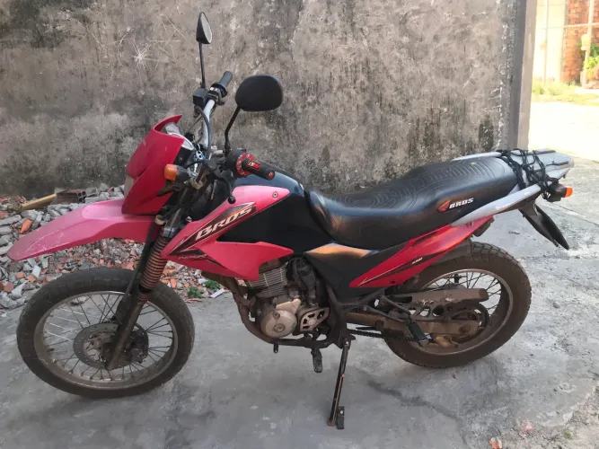 Vendo Ronda Bros ano 2012 valor 9.000 preço negociável, zap *79