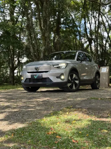 Volvo XC40 Recharge Plus (elétrico) 2024