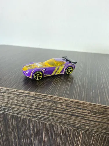 Carrinho Hot Wheels - Corrida