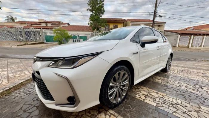 Toyota Corolla Hybrid 2021 - Conservado, Pneus Novos e Revisado na Concessionária 