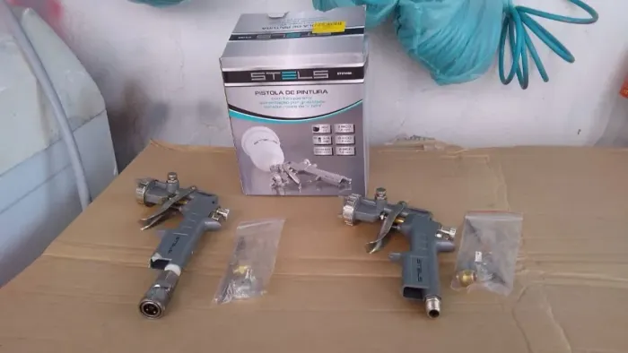 Pistolas de pintura Stels - Alimentação por gravidade acompanha bicos e agulhasu
