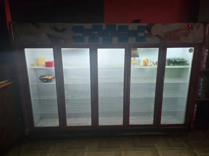 Refrigerador de frios e laticínios 