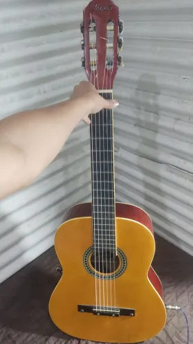 Violão Elétrico de cordas NOVAS funcionando no som, bom para igreja ou para tocar sozinho!