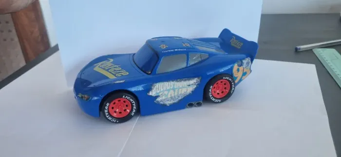 Miniatura - Carro Disney McQueen (Com Fricção)