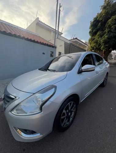 Nissan Versa SL 1.6 16V Flexstart 4P Mec. 2016