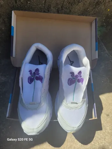 Tenis Mizuno Flor de Lotus