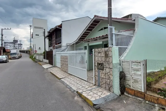 Casa a Venda em Brusque - 3 Quartos - 550 Mil - Próximo da FIP