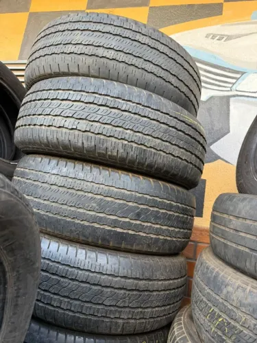Pneu Firestone 235/60/-7 de 85 % vida útil