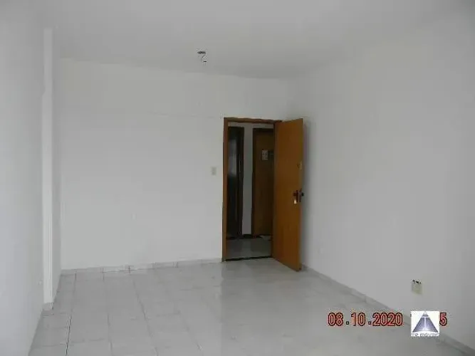 SALA COM 25M2 EM PRÉDIO COM PORTEIRO NO BAIRRO ESTORIL!