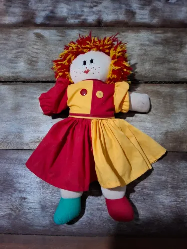 Boneca Emília de pano sítio do pica pau amarelo