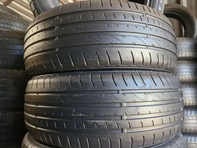 Par de pneus 215/55/18 Aptany 