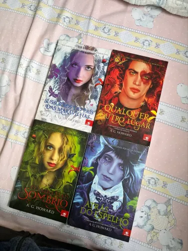 Kit 4 Livros - O lado mais sombrio. 