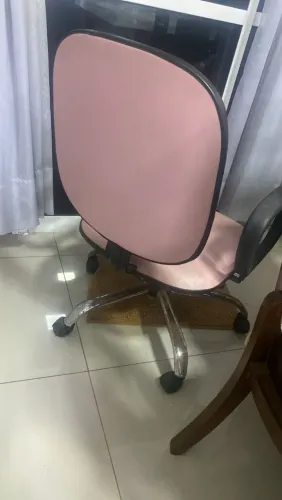Cadeira de escritório rosa