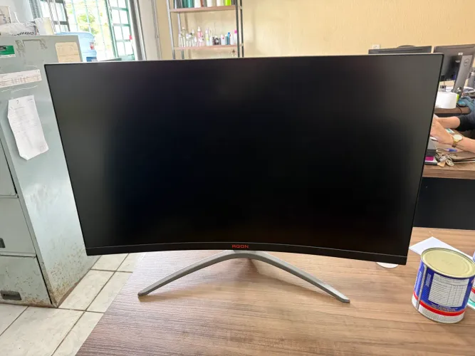 Monitor AOC Agon AG323FCXE 31.5" 165 Hz Curvo Full HD Preto