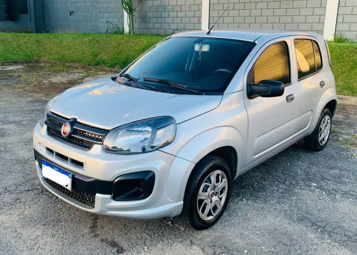 Fiat Uno Attractive 1.0 EVO Fire Flex 8V 5P 2021