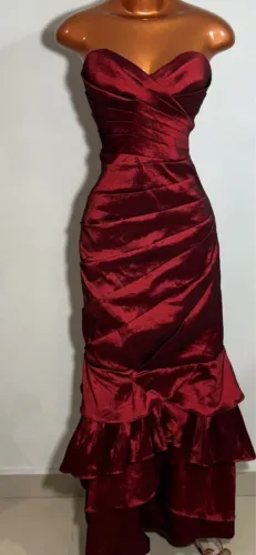 Vestido de festa PRA SAIR LOGO ?