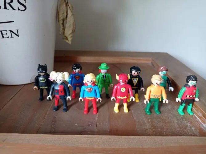 Playmobil kit 10 personagens de Kinder