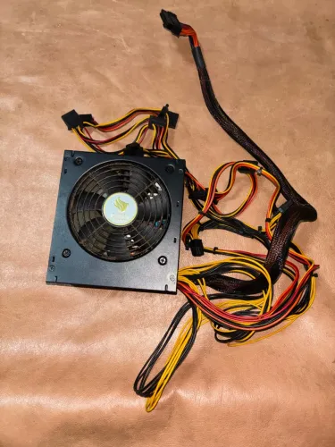 Fonte Pichau Nidus 500W para PC