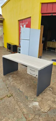 mesa escritório MDF bem conservada - entrega grátis 