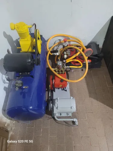 BOMBAS/COMPRESSOR /PARA OFICINA OU LAVA JATO