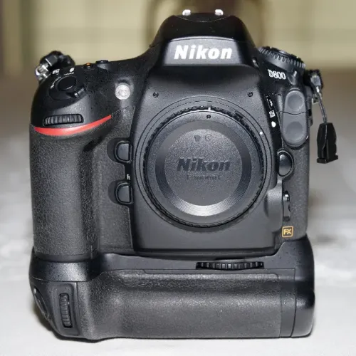 Nikon D800 Câmera Fotográfica Profissional Full Frame 36MP + Grip + Bateria extra