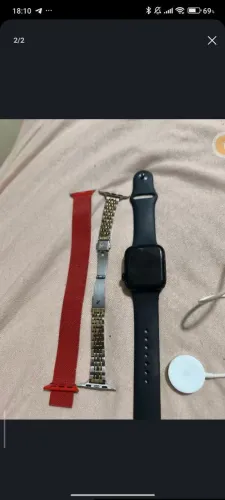 Apple wothc SE com 3 pulseiras.