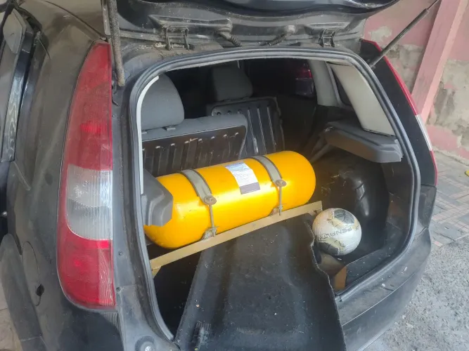 Vende-se peça de Ford Fiesta 2004 carro inteiro sai 3mil