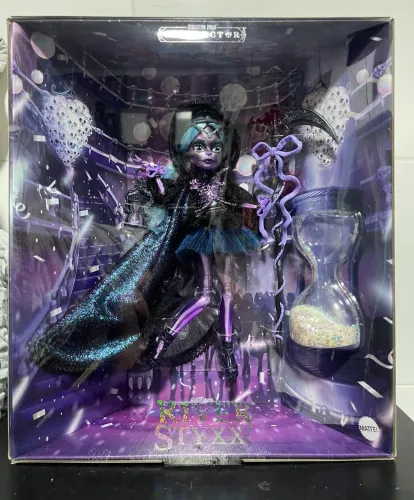 BONECA MONSTER HIGH SKULLECTOR RIVER