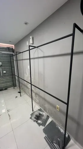 Vendo araras para loja de roupas