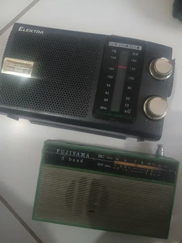 Rádio antigo - Elektra e FUJIYAMA  - leia