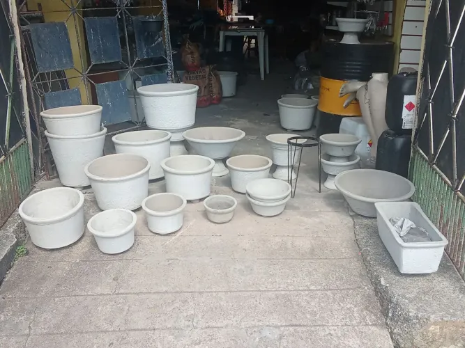 Jarros de cimento variados 