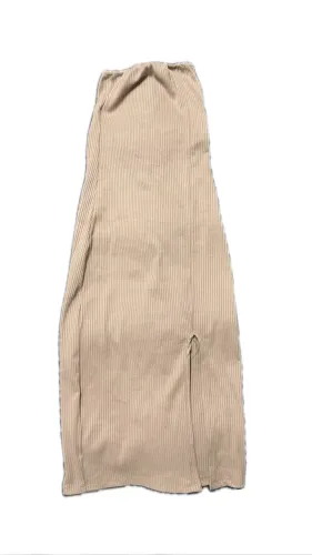 Vestido tomara que caia com fenda