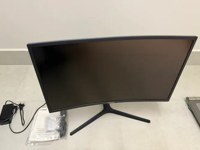 Monitor Samsung 27 curvo 144hz
