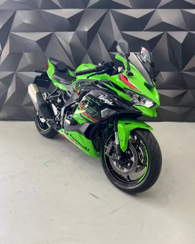 NINJA ZX-4R