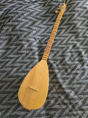 Cura Saz Turca - Instrumento Artesanal Autêntico