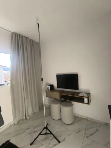 Tela de projetor com tripé