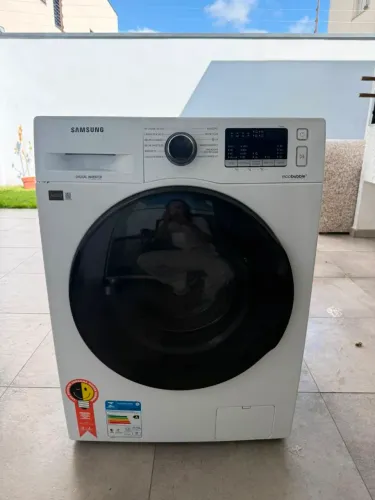 Máquina lava e seca