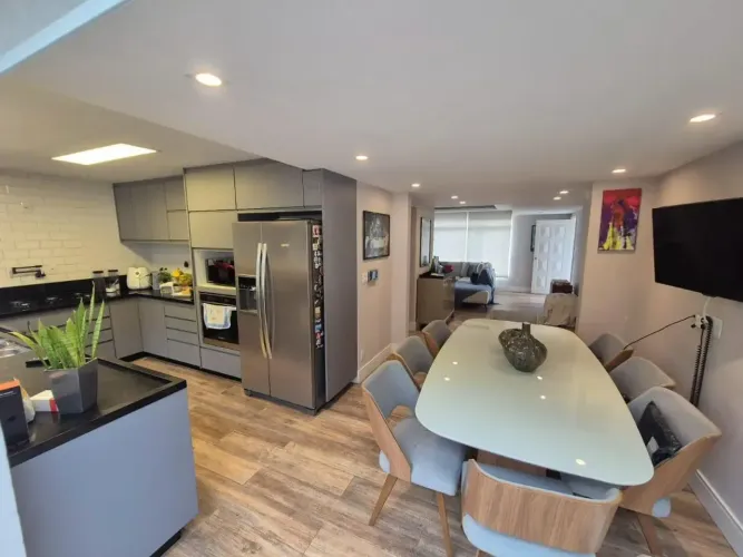 Casa para venda possui 253 metros quadrados com 3 quartos em Jardim Peri - São Paulo - SP