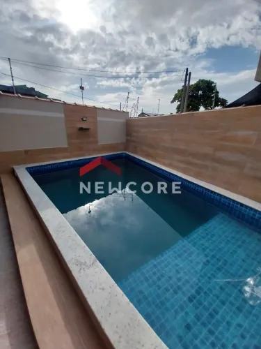Casa em Avenida Tiradentes - Plataforma - Mongaguá/SP