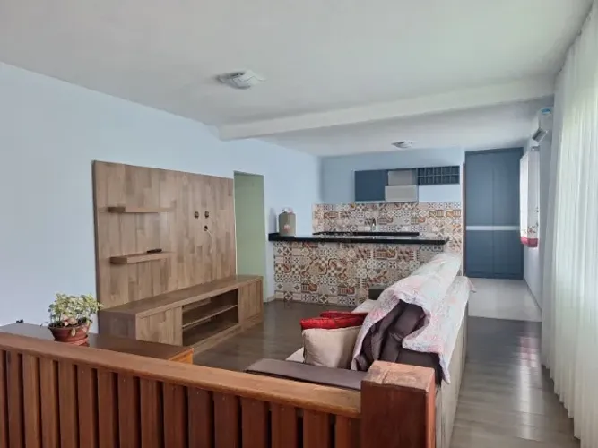 SOBRADO MOBILIADO À VENDA EM ITAJAÍ - EXCELENTE OPORTUNIDADE PARA MORAR OU INVESTIR