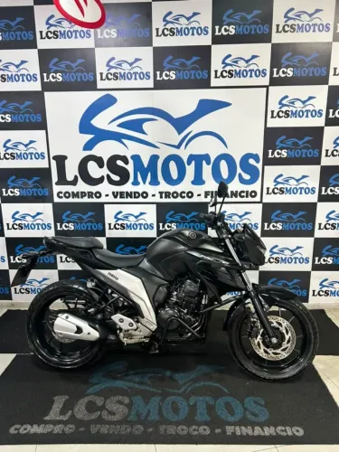 FAZER 250 PRETA 2023