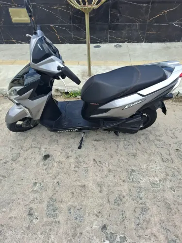 Ótimo moto muito nova valor 13,500