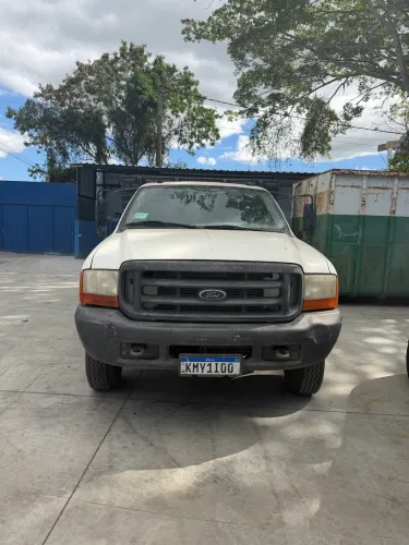F4000 ano 2001 - motor cummins