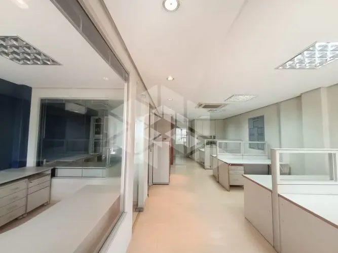 Sala com 272 m2 - Ótima Localização no Bom Fim
